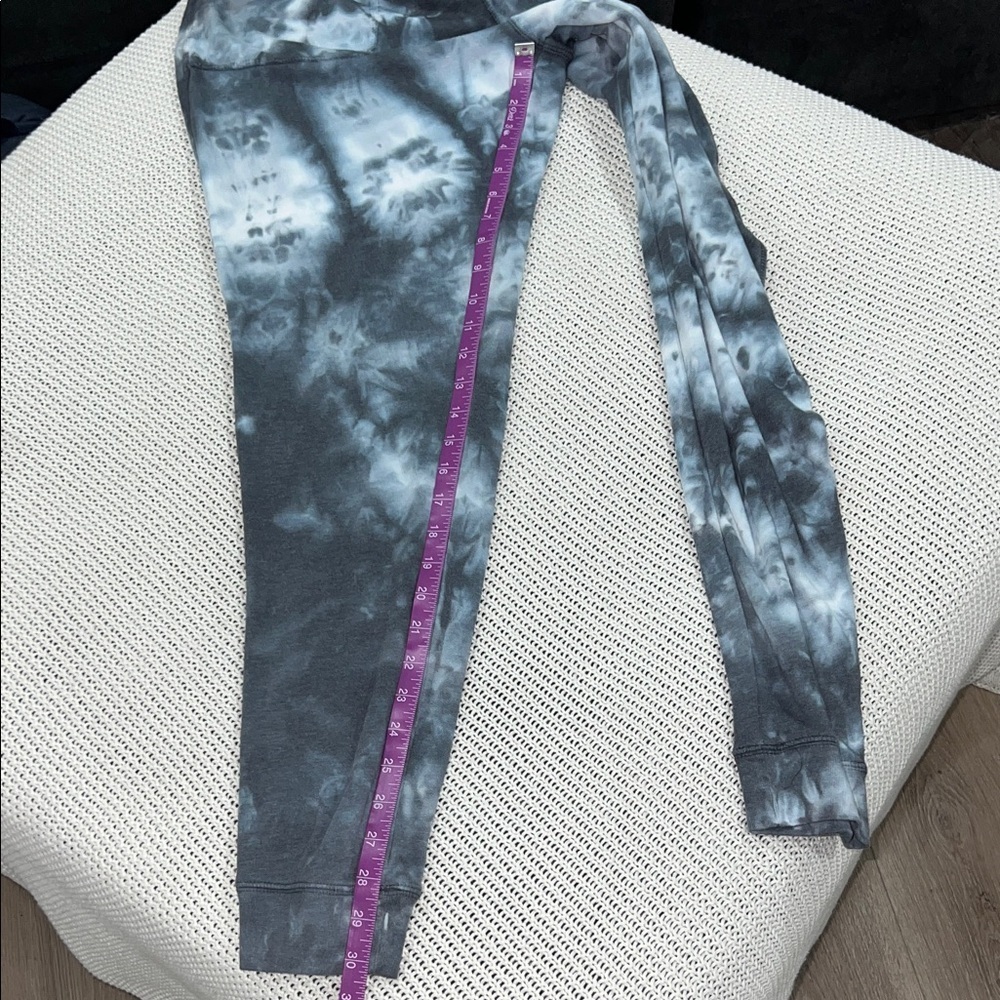 GreenTea Women's Gray and White Tie-Dye Joggers - Picture 10 of 10